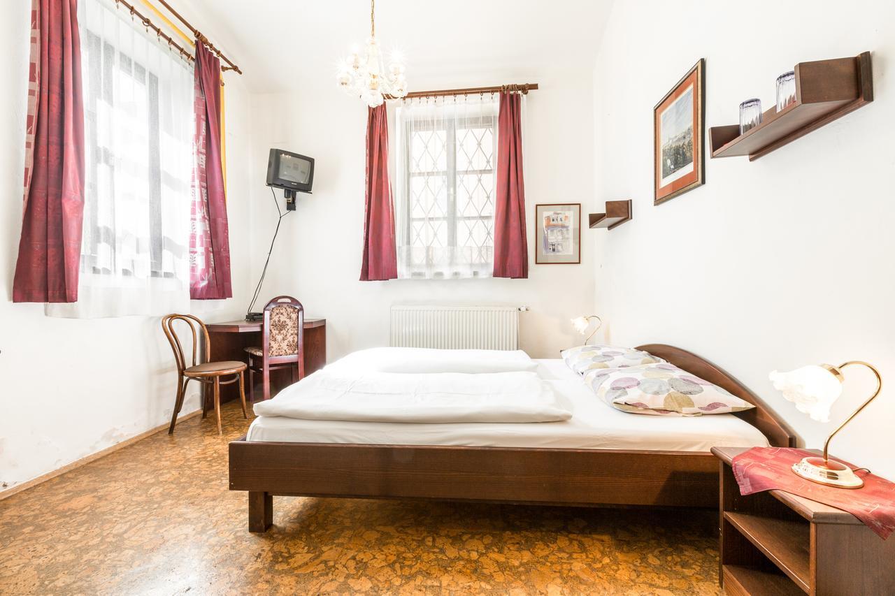 Dientzenhofer Guest house 3*